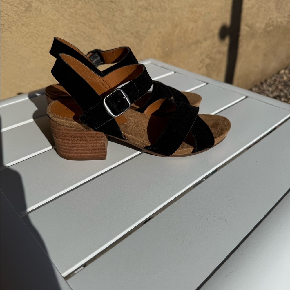 Lucky Brand Elegant Black suede Strappy Sandals size 6.5